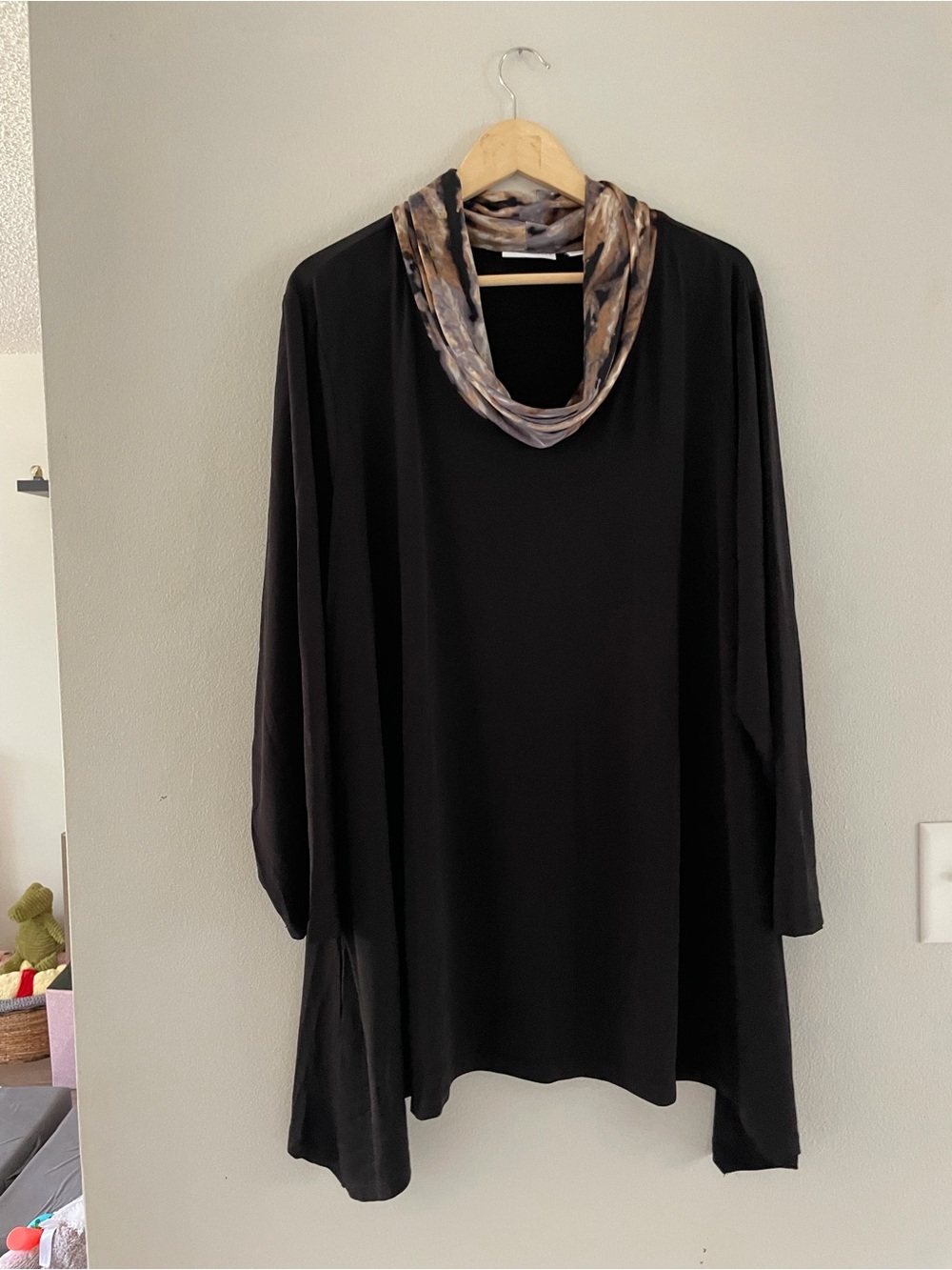 Susan Graver Black Tunic with Multitone Cowl